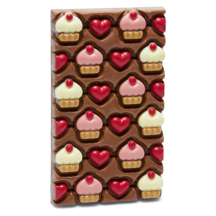 Milk bar decorated 'Hearts and Cupcakes' 150g